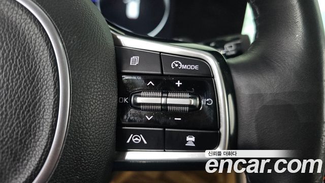 Kia Canival 2023 — photo 24