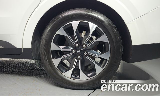 Kia Canival 2023 — photo 7