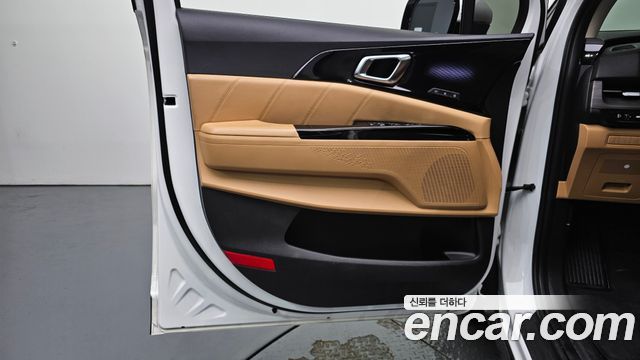 Kia Canival 2023 — photo 14