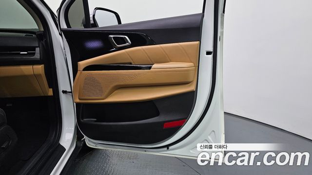 Kia Canival 2023 — photo 15