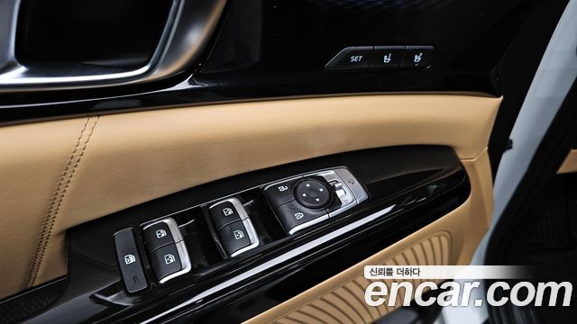 Kia Canival 2023 — photo 37