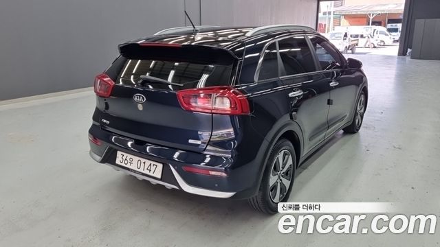 Kia Niro 2017 — photo 4