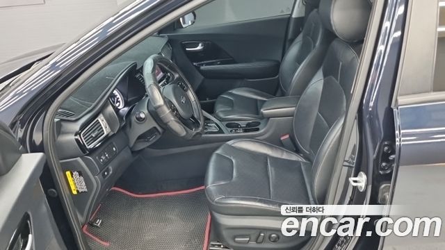 Kia Niro 2017 — photo 10