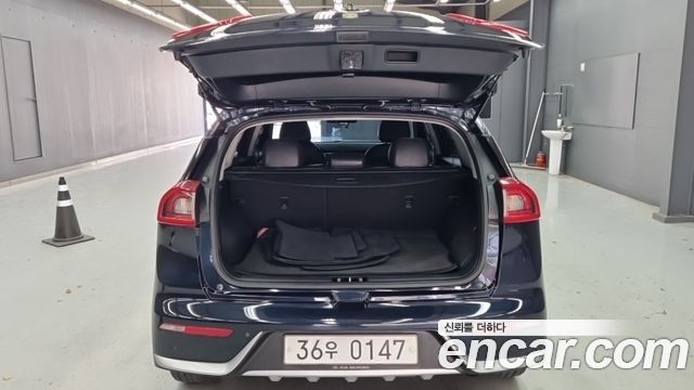 Kia Niro 2017 — photo 18