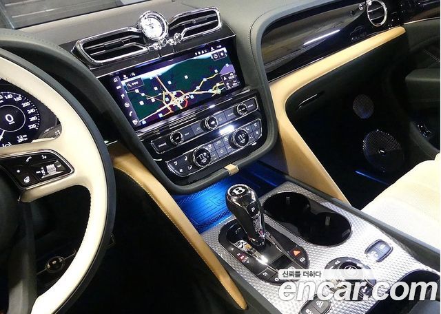 Bentley Bentayga 2026 — photo 13