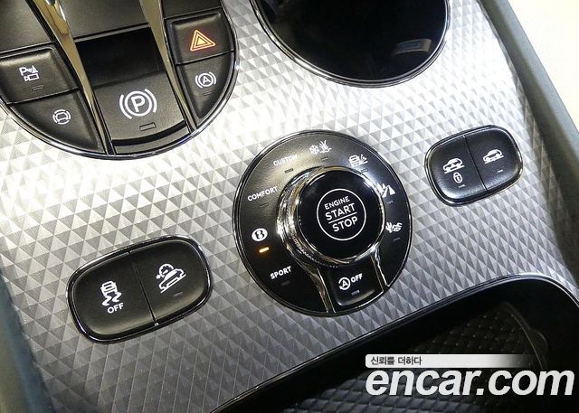Bentley Bentayga 2026 — photo 17