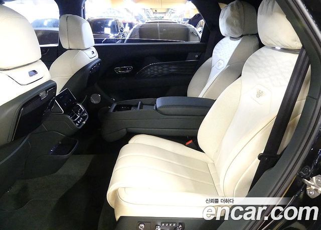 Bentley Bentayga 2026 — photo 18