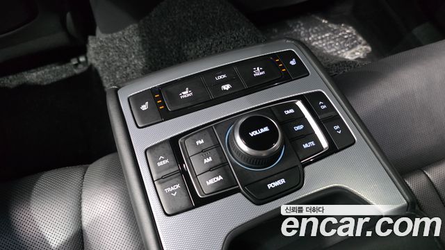 Genesis G80 2019 — photo 17