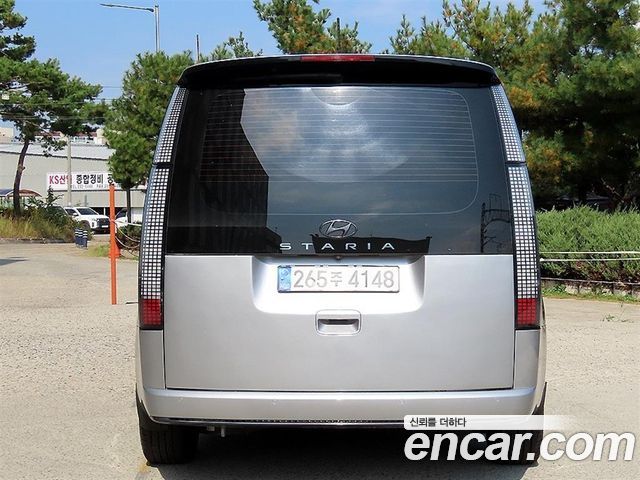 Hyundai Staria 2022 — photo 4