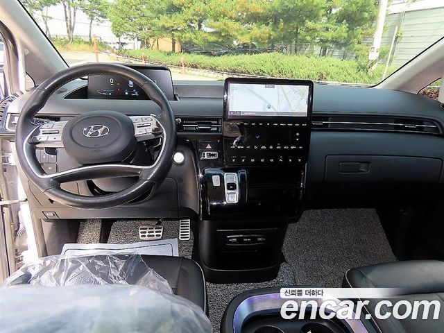 Hyundai Staria 2022 — photo 8