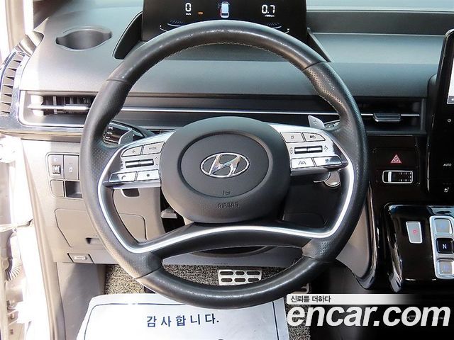 Hyundai Staria 2022 — photo 9
