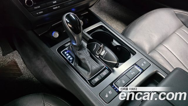 Hyundai Genesis 2016 — photo 9