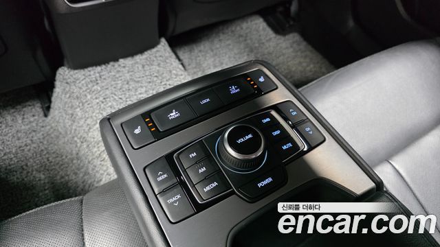 Hyundai Genesis 2016 — photo 18