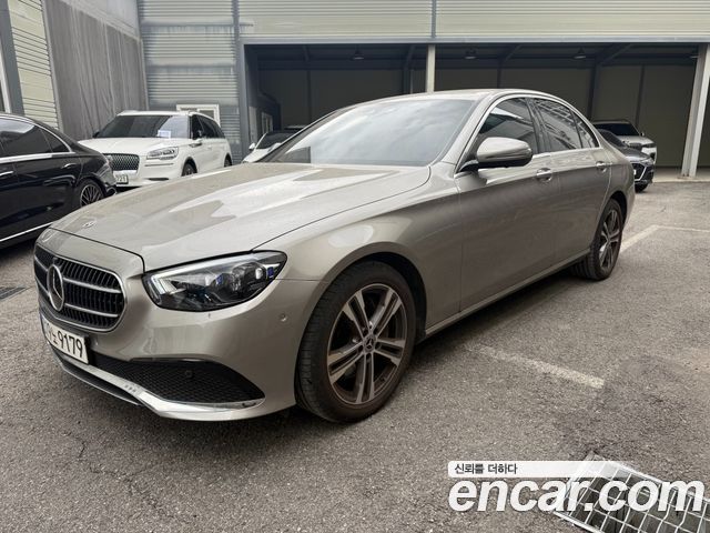 Mercedes-Benz E-Class 2022 — photo 1