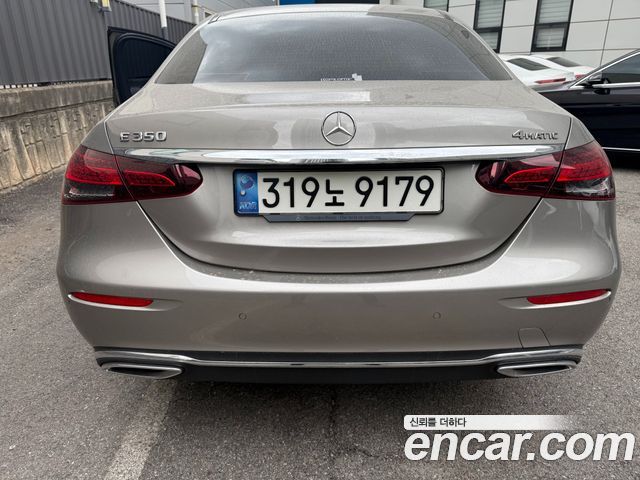 Mercedes-Benz E-Class 2022 — photo 4