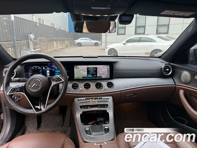 Mercedes-Benz E-Class 2022 — photo 5