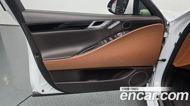 Genesis G80 2022 — photo 14