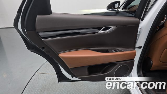 Genesis G80 2022 — photo 15