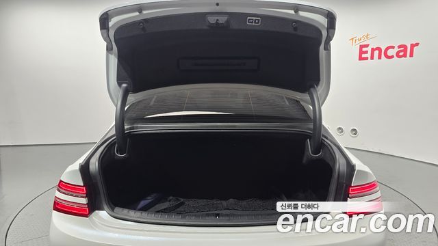 Genesis G80 2022 — photo 31