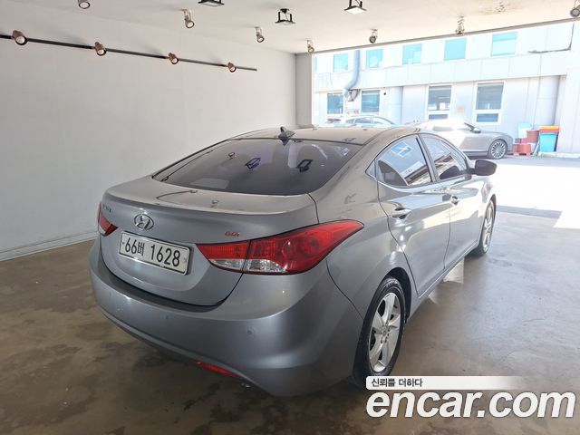 Hyundai AVANTE 2013 — photo 2