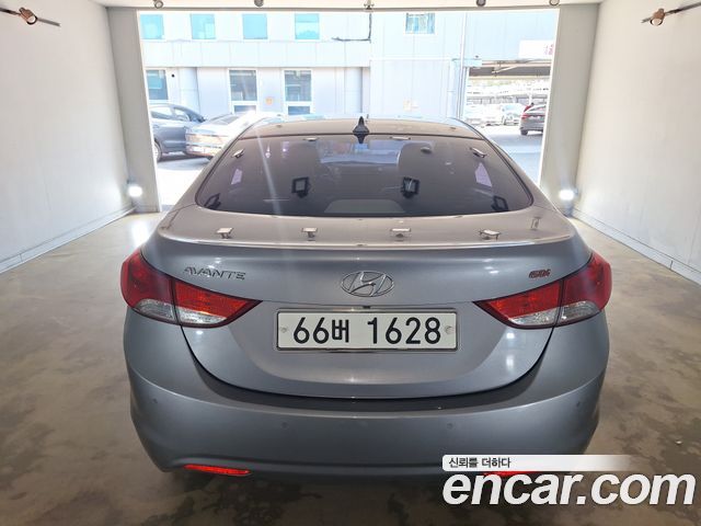 Hyundai AVANTE 2013 — photo 4