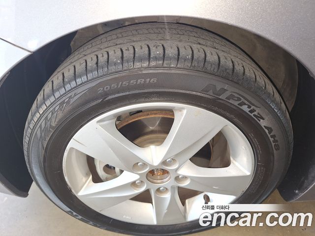Hyundai AVANTE 2013 — photo 6