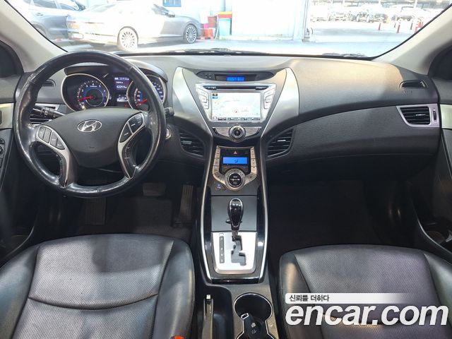 Hyundai AVANTE 2013 — photo 7