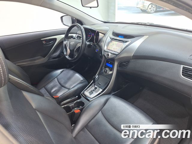 Hyundai AVANTE 2013 — photo 10