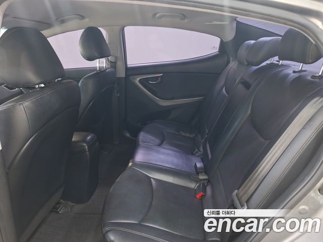 Hyundai AVANTE 2013 — photo 12
