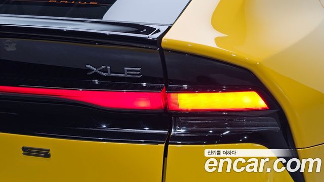 Toyota Prius 2024 — photo 9