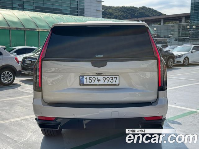 Cadillac Escalade 2022 — photo 2