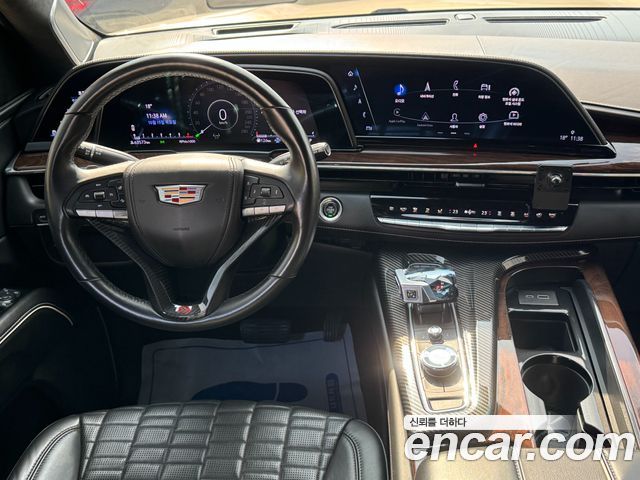 Cadillac Escalade 2022 — photo 11