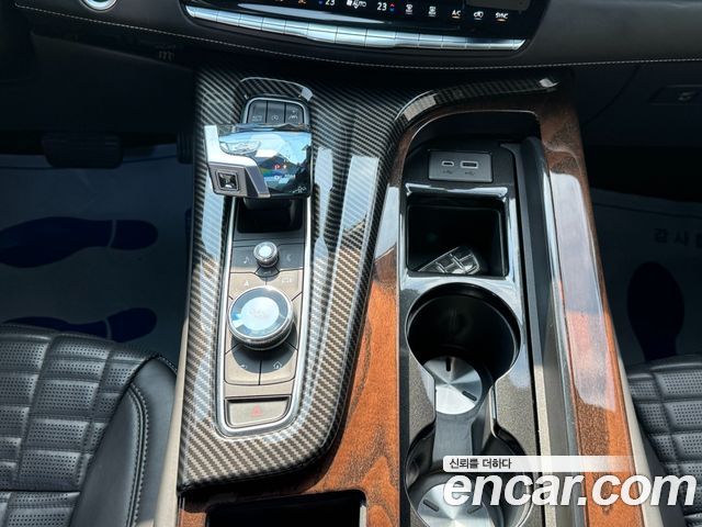 Cadillac Escalade 2022 — photo 13