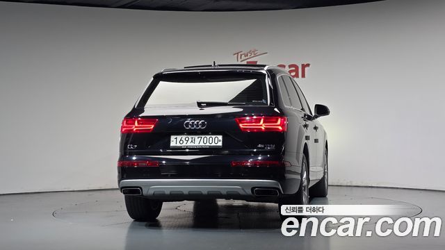 Audi Q7 2019 — photo 4