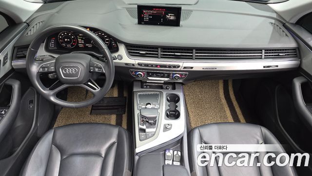 Audi Q7 2019 — photo 10