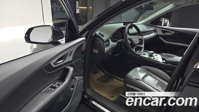 Audi Q7 2019 — photo 13
