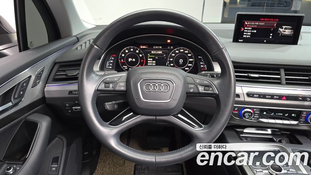 Audi Q7 2019 — photo 21