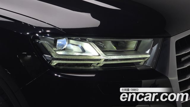 Audi Q7 2019 — photo 8