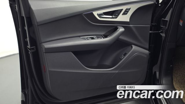 Audi Q7 2019 — photo 14