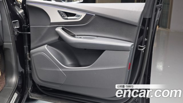 Audi Q7 2019 — photo 15