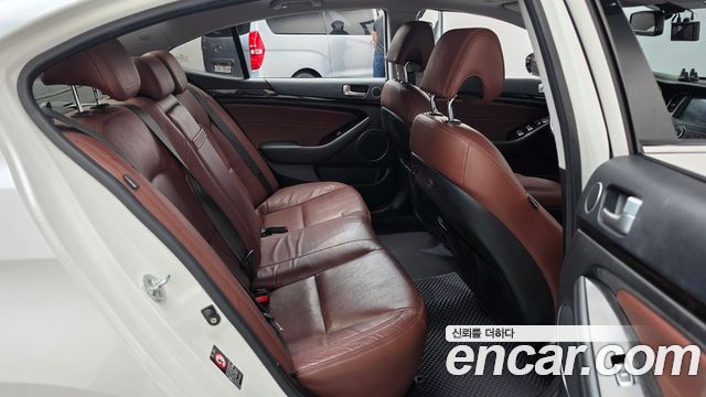 Kia K7 2016 — photo 17
