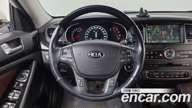 Kia K7 2016 — photo 18