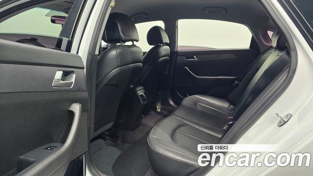 Hyundai Sonata 2017 — photo 12