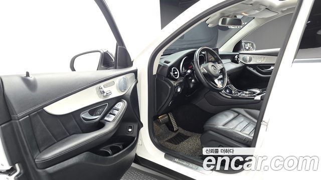 Mercedes-Benz GLC-Class 2018 — photo 10