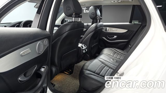 Mercedes-Benz GLC-Class 2018 — photo 11
