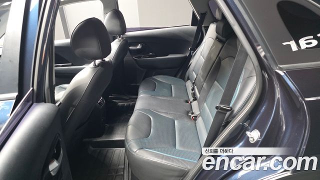 Kia Niro 2019 — photo 11