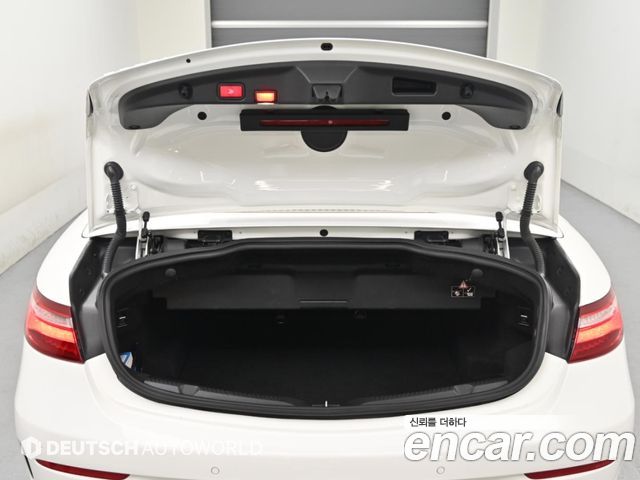 Mercedes-Benz E-Class 2018 — photo 18