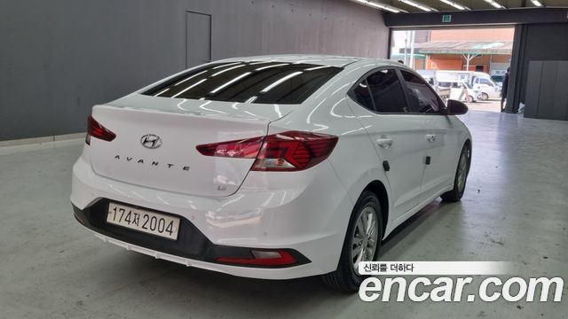 Hyundai AVANTE 2019 — photo 4