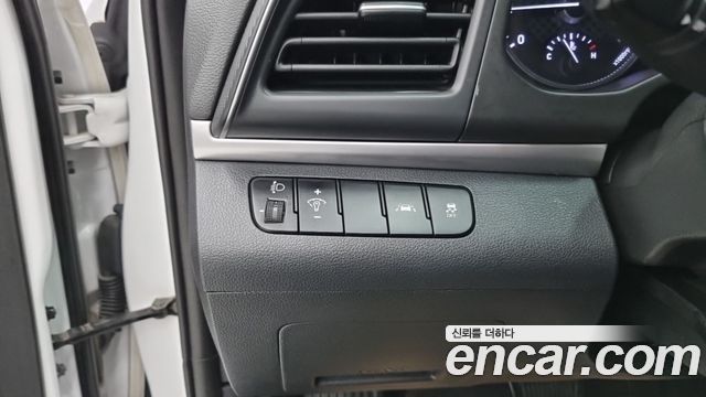 Hyundai AVANTE 2019 — photo 14
