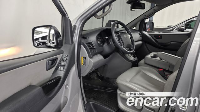 Hyundai Starex 2017 — photo 10
